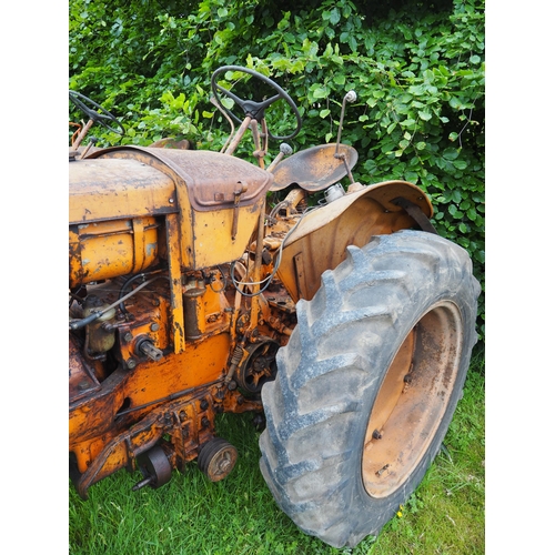 121 - Renault R7012325 tractor. S/n 1519045. Original condition