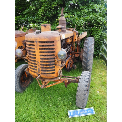121 - Renault R7012325 tractor. S/n 1519045. Original condition