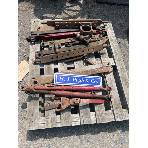 6 - Various tractor linkage