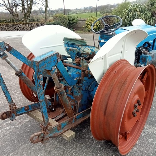 Doe Triple D tractor. 1964. C/w heavy duty rear lift and linkage. This ...