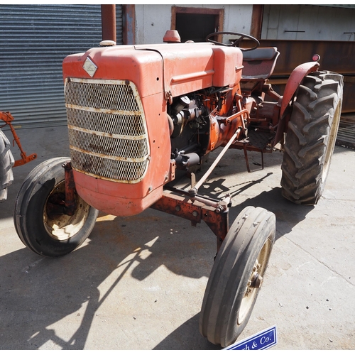 Allis Chalmers ED40 tractor. Runs and drives, Perkins P3 engine