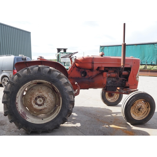 Allis Chalmers ED40 tractor. Runs and drives, Perkins P3 engine