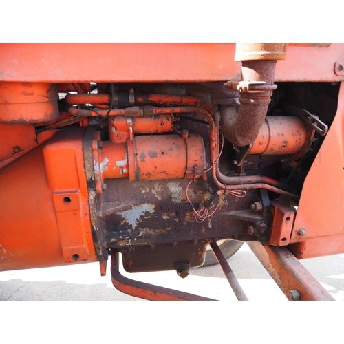 Allis Chalmers ED40 tractor. Runs and drives, Perkins P3 engine