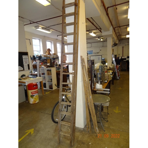 43 - Set wooden ladders 14 rung