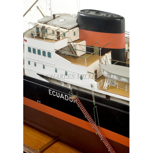 98 - A BUILDER'S MODEL FOR M.S. ECUADOR BUILT BY HELSINGOR VAERFT, ELSINORE FOR DET FORENEDE, 1955 lamina... 