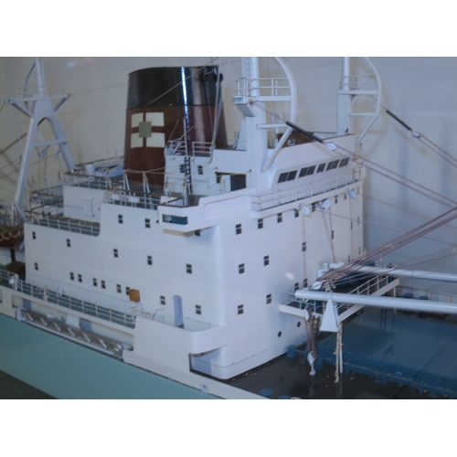 99 - A BOARDROOM MODEL OF THE REFRIGERATED CARGO SHIP M.V. TEKOA, BUILT FOR THE NEW ZEALAND SHIPPING COMP... 