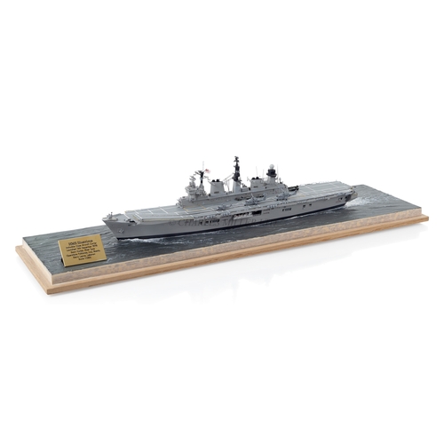 342 - A WELL-PRESENTED AND DETAILED 1:1384 SCALE WATERLINE MODEL OF THE AIRCRAFT CARRIER H.M.S. ILLUSTRIOU... 