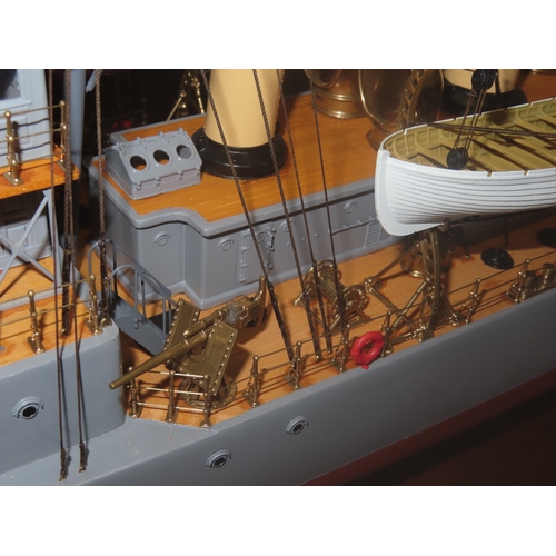 287 - A FINE AND DETAILED 1:67 SCALE BUILDER'S STYLE SHIP MODEL FOR THE SCOUT CRUISER H.M.S. ADVENTURE ORI... 