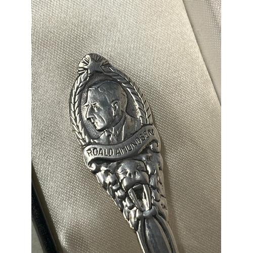 34 - ROALD AMUNDSEN (1872-1928) SILVER SPOON
commemorating Amundsen's aeroplane flight to 87° 44' North, ... 