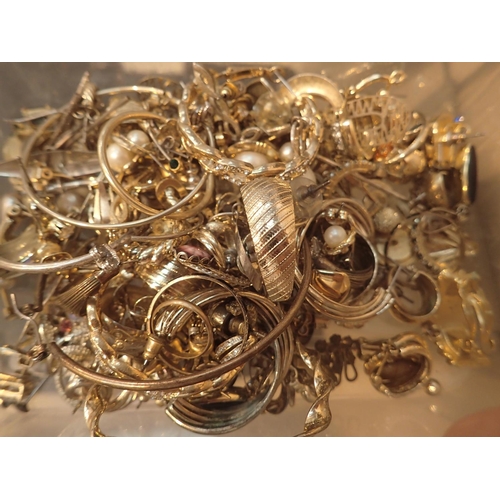 75 - Box of gold coloured earrings