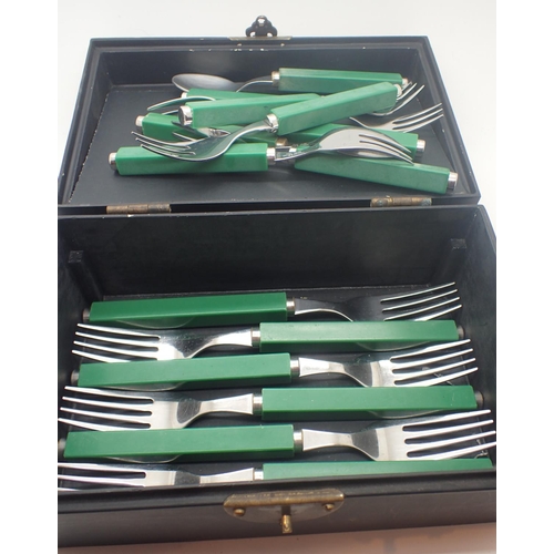 1275 - Boxed set of Villeroy and Bosch forks