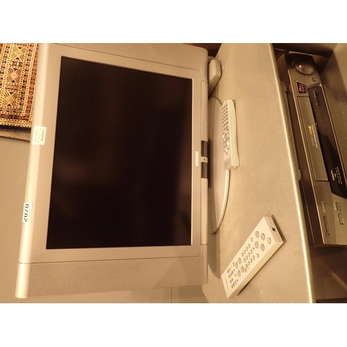 2070 - Hitachi flatscreen television serial no V51000434 with DVD and video player