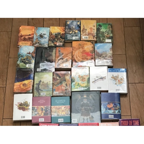 1184 - Complete 41 book Discworld collection by Terry Pratchett with 40 first editions. 
Books all signed a... 