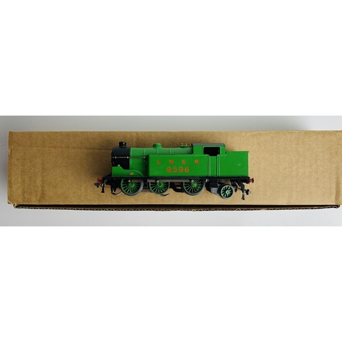 762 - Hornby Dublo LNER 9596 0-6-2 Class N2 3-Rail (Repainted) - Supplied in Aftermarket Box
P&P group 1 (... 