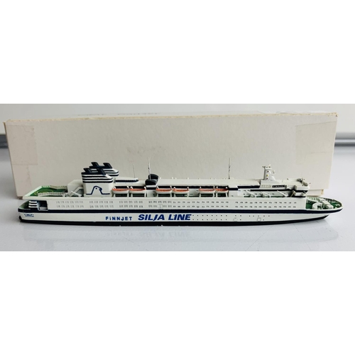 763 - Carat C36 1:1250 Scale Waterline Finnjet Silja Line Ferry Model Ship
P&P group 2 (£20 for the first ... 