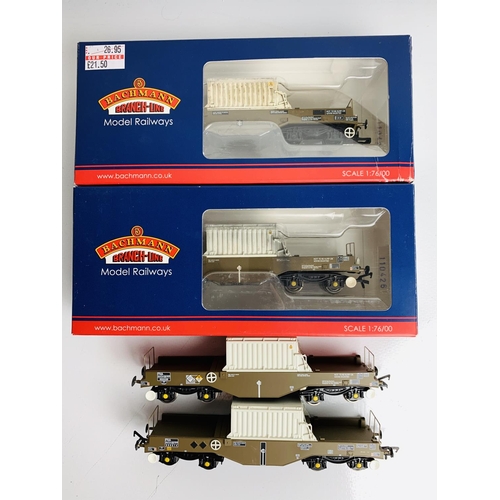 790 - 4x Bachmann OO Gauge Nuclear Flask Wagons - 2x with Original Boxes
P&P group 2 (£20 for the first it... 