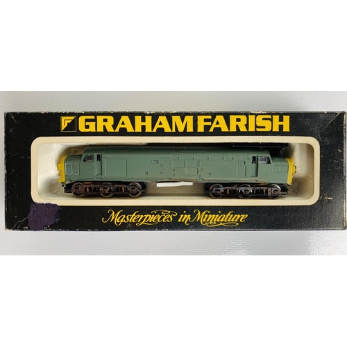 792 - Graham Farish N Gauge Class 40 Loco - Repainted Plain Green
P&P group 1 (£16 for the first item and ... 