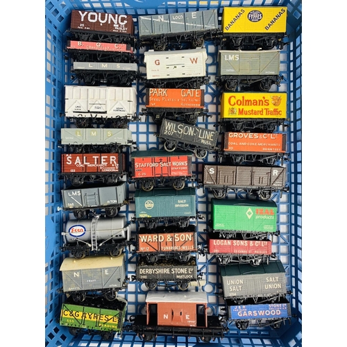 826 - 28x OO Gauge Assorted Freight Wagons - Most are Kit Built Examples
P&P group 2 (£20 for the first it... 