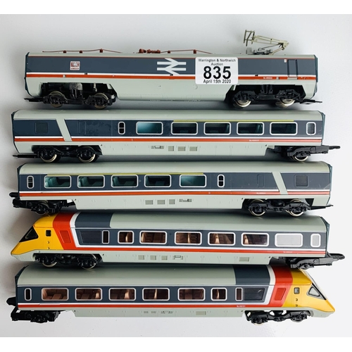835 - Hornby OO Gauge 5x Car APT Set - Including Pantograph - Unboxed
P&P group 2 (£20 for the first item ... 