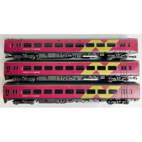 840 - Bachmann OO Gauge 3x Car Class 158 DMU Transpenninexpress Livery - Unboxed
P&P group 2 (£20 for the ... 