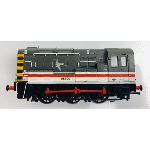 858 - Bachmann 32-105 OO Gauge Class 08 800 BR Intercity Swallow Livery Shunter - Unboxed
P&P group 1 (£16... 