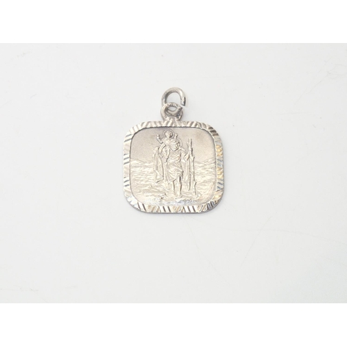 103 - Silver square St Christopher pendant 
P&P group 1 (£16 for the first item and £1.50 for subsequent i... 