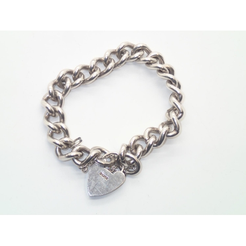 159 - Heavy vintage silver bracelet. Each link hallmarked, 58.6g
P&P group 1 (£16 for the first item and £... 