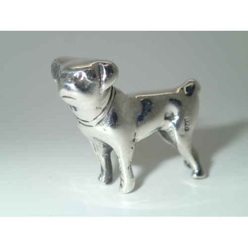 83 - Sterling silver pug dog, 10.6g
P&P group 1 (£16 for the first item and £1.50 for subsequent items)