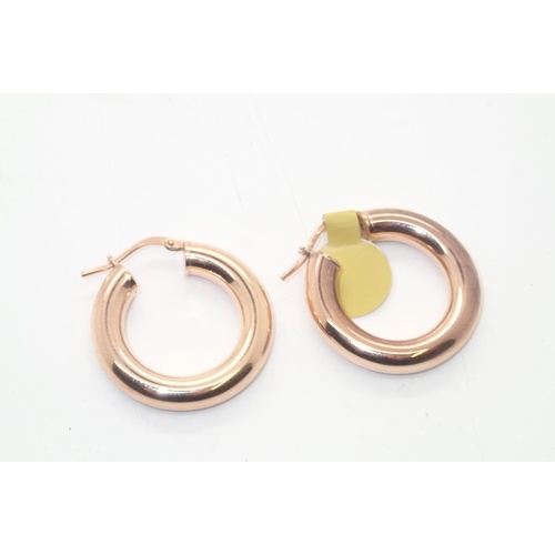 97 - Ladies rose gold plated hoop earrings
P&P group 1 (£16 for the first item and £1.50 for subsequent i... 