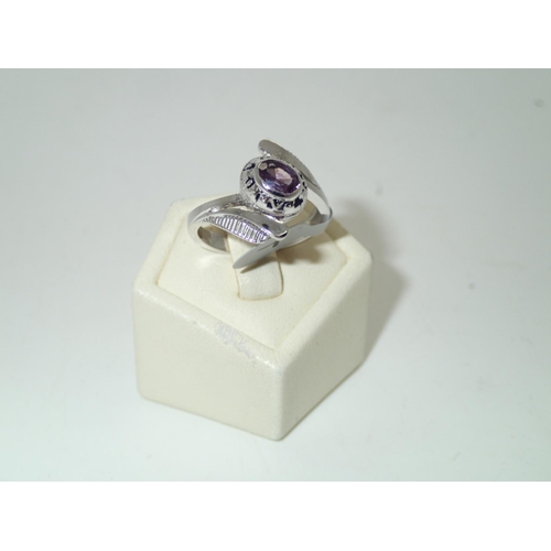 138A - 14ct gold American college ring Size O 5.2g
P&P group 1 (£16 for the first item and £1.50 for subseq... 