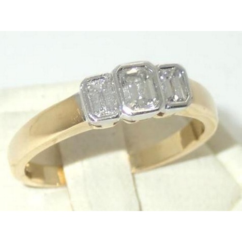 158 - An excellent quality Art Deco style 18ct gold three-stone diamond ring, size N, 3.8g estimated weigh... 