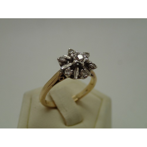 189 - 18ct gold starburst diamond ring, size L, 3.8g
P&P group 1 (£16 for the first item and £1.50 for sub... 