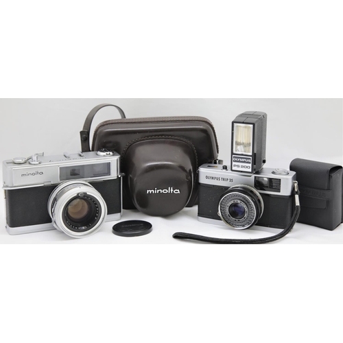 Minolta Hi-Matic 7 Rangefinder camera in leather ER case; Olympus