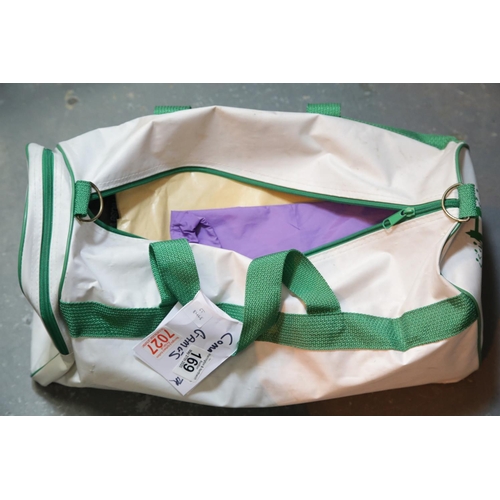 169 - Holdall of Manchester Commonwealth Games clothing. P&P Group 1 (£14+VAT for the first lot and £1+VAT... 