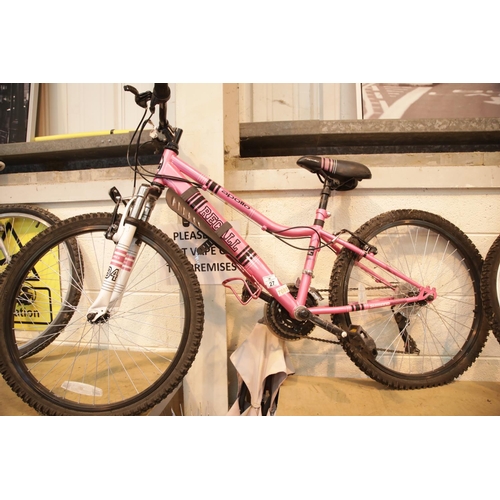 27 - Ladies Recall Apollo mountain bike with front suspension 21 speed. This lot is not available for in-... 