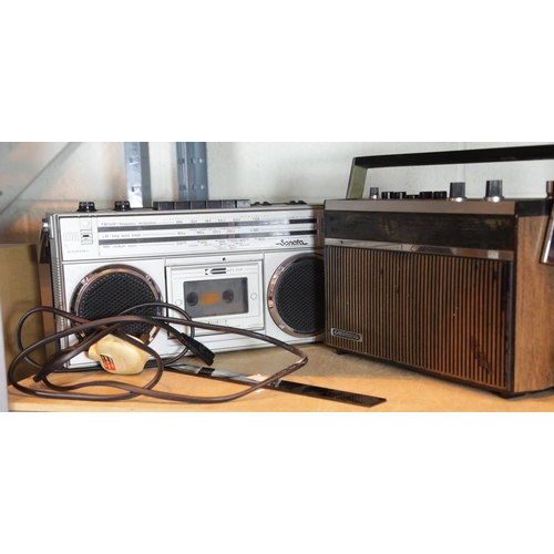 33 - Radio cassette player and a Grundig Music Boy radio. P&P Group 2 (£18+VAT for the first lot and £2+V... 