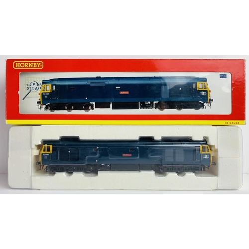 2063 - Hornby OO Gauge R2428 Class 50 037  BR Blue 'Illustrious' - Boxed. P&P Group 2 (£18+VAT for the firs... 