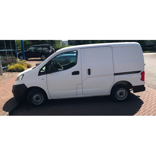 1000b - Nissan NV200 177,000 miles MOT valid until 29/09/2020 white no service history or V5