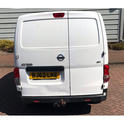 1000b - Nissan NV200 177,000 miles MOT valid until 29/09/2020 white no service history or V5