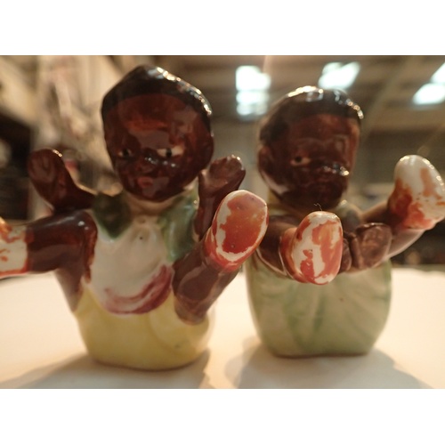 126A - Two piece novelty baby cruet set. P&P Group 1 (£14+VAT for the first lot and £1+VAT for subsequent l... 