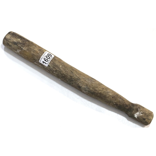 1609 - WWI style trench club, L: 42 cm. P&P Group 1 (£14+VAT for the first lot and £1+VAT for subsequent lo... 