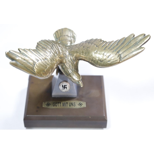 1595 - German WWII style bronze desk eagle on rectangular plinth, H: 17.5 cm. P&P Group 2 (£18+VAT for the ... 