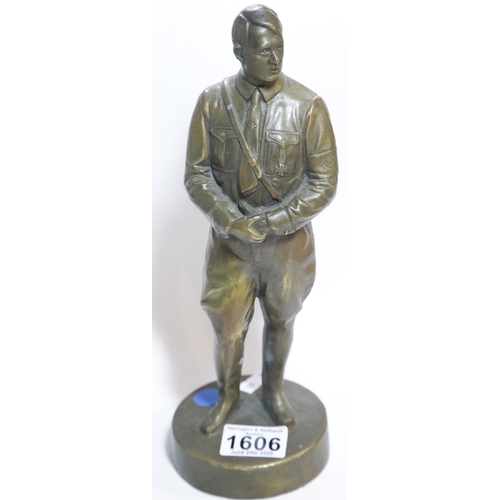 1606 - German WWII style bronzed figure of Adolf Hitler, H: 28 cm. P&P Group 2 (£18+VAT for the first lot a... 