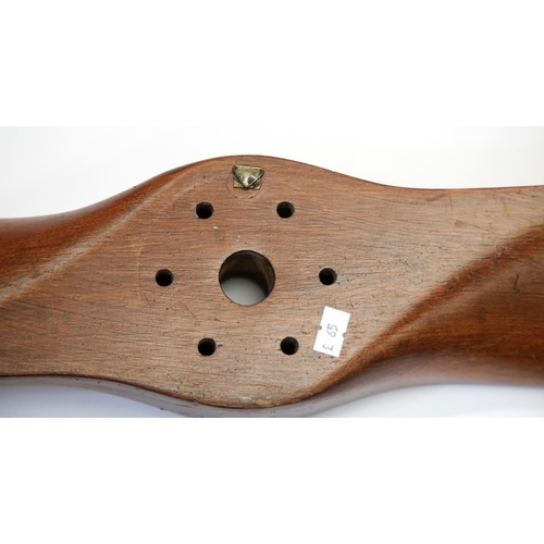 1611 - Wall display full propellor, likely from a light aircraft, L: 157 cm. This lot is not available for ... 