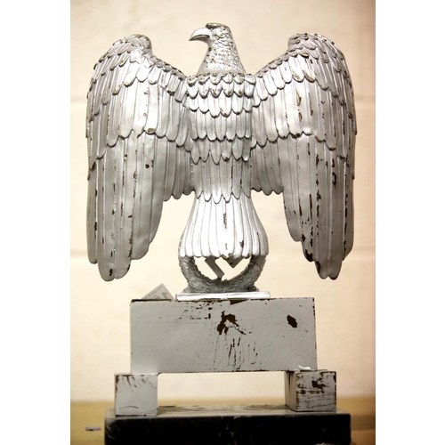 1578 - German Third Reich style impressive and large cast bronze eagle, silvered and raised on a stepped pl... 