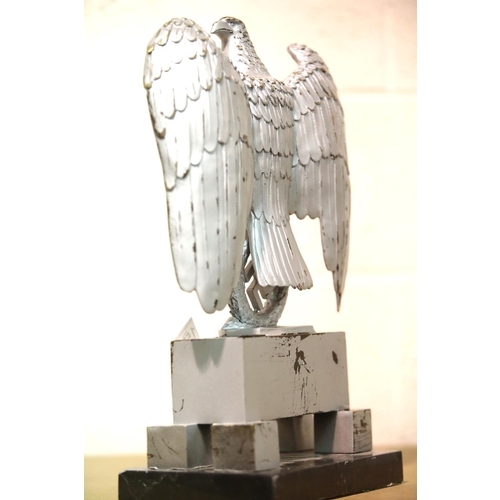 1578 - German Third Reich style impressive and large cast bronze eagle, silvered and raised on a stepped pl... 