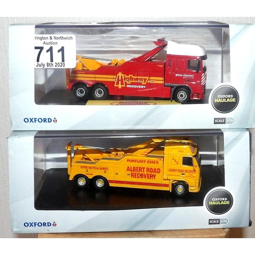 711 - Oxford 1:76 scale x 2 recovery vehicles Albert Road, Hough Green. P&P Group 2 (£18+VAT for the first... 