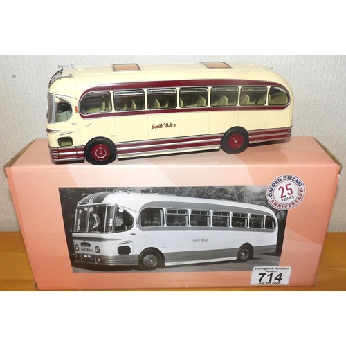 714 - Oxford 1:43 scale Weymann Fanfare South Wales transport bus. P&P Group 2 (£18+VAT for the first lot ... 