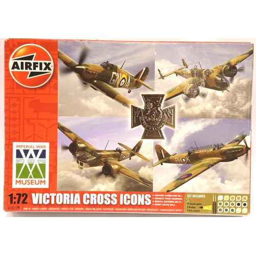 1096 - Airfix A500129 1:72 scale Victoria Cross Icons, 4x Aircraft set, Hurricane, Hampden, Blenheim and Fa... 