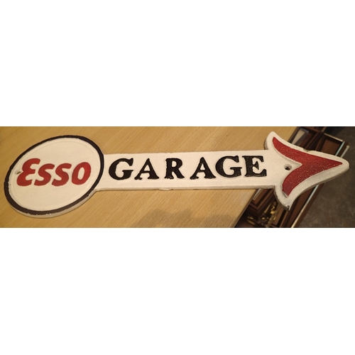 39 - Cast iron Esso sign, W: 41 cm. P&P Group 2 (£18+VAT for the first lot and £2+VAT for subsequent lots... 